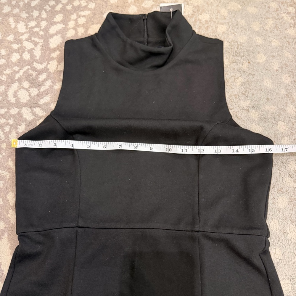 French Connection Crepe Mock Neck
Mini Dress Size 8 NWT - Picture 10 of 10